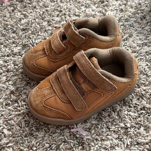 Cat & Jack Tan Kids Velcro Sneakers